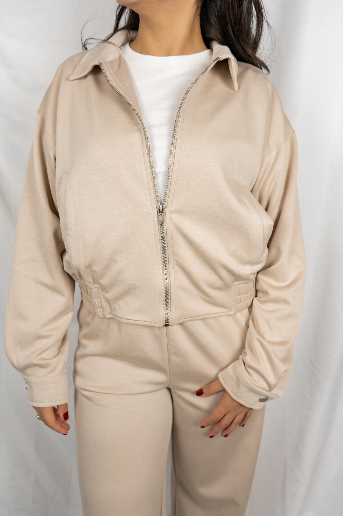 Front Zipper Boxy Jacket With Sweatpants: Cream