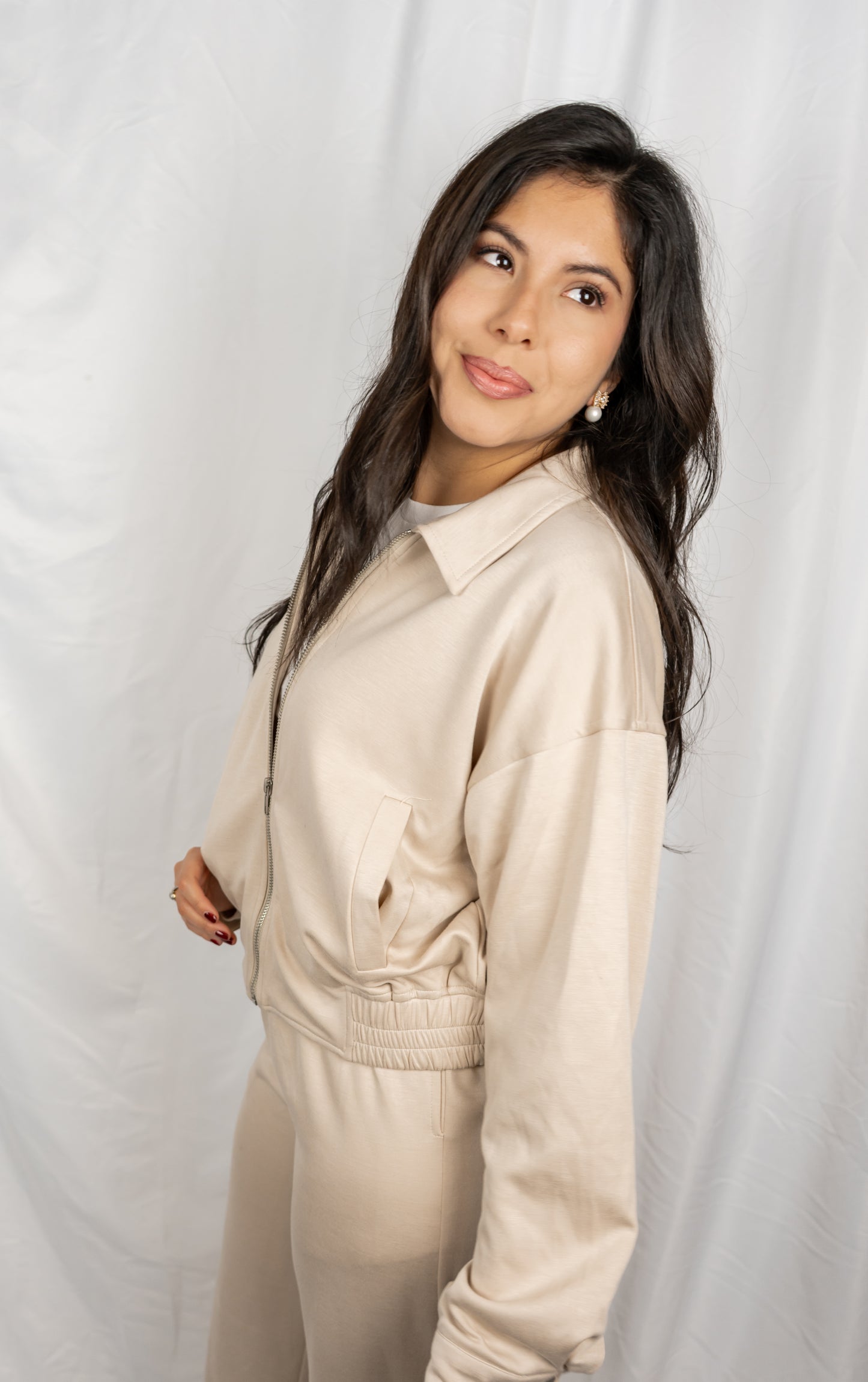 Front Zipper Boxy Jacket With Sweatpants: Cream