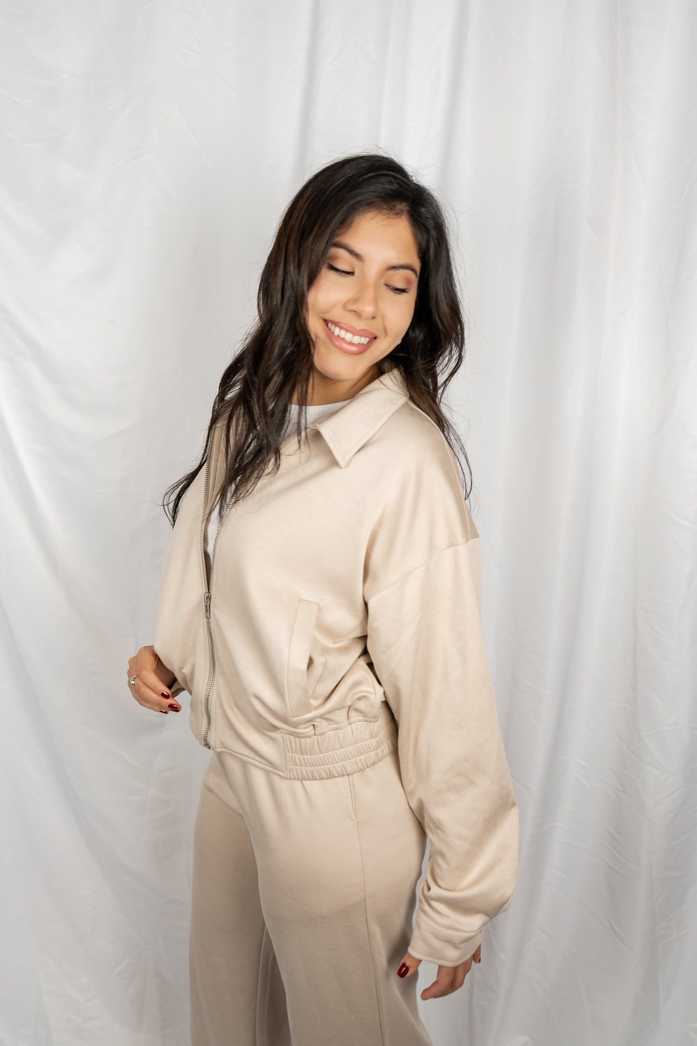 Front Zipper Boxy Jacket With Sweatpants: Cream